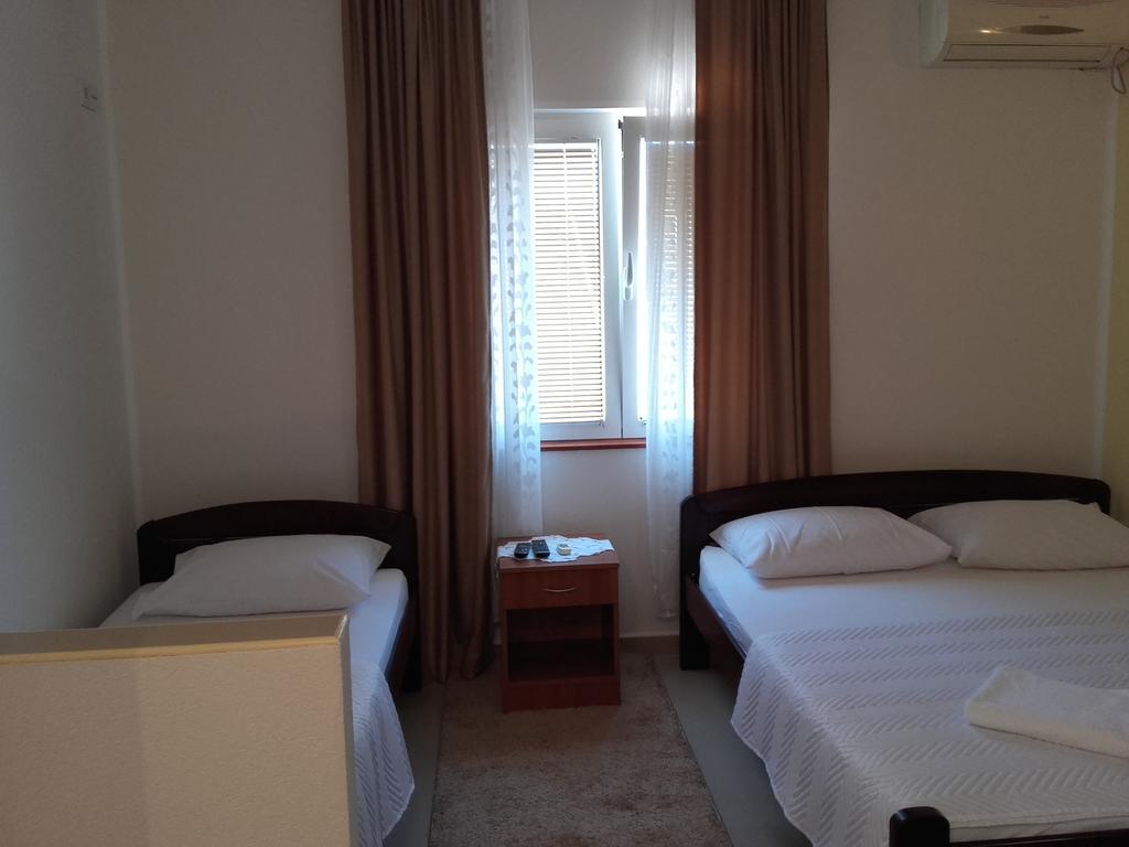 Apartments Sandra Tivat Exterior foto